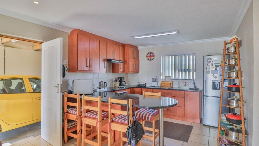 To Let 3 Bedroom Property for Rent in Heiderand Western Cape